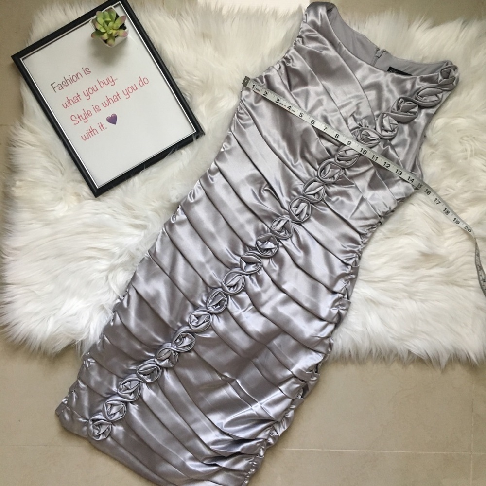 Dress - Picture 2 of 8